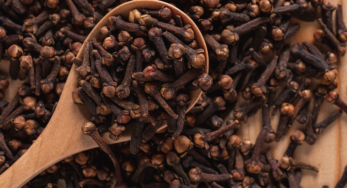 Clove benefits : ఆ రెండింటిని నీటిలో కలుపుకొని తాగితే ఏ సమస్యలు మీ దరి చేరవు. అవేంటంటే…